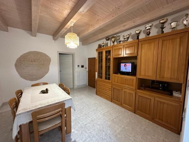 Affittacamere Il Cortile Chiaravalle Marche Buitenkant foto