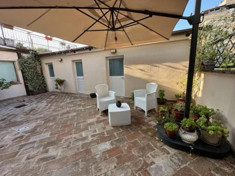 Affittacamere Il Cortile Chiaravalle Marche Buitenkant foto