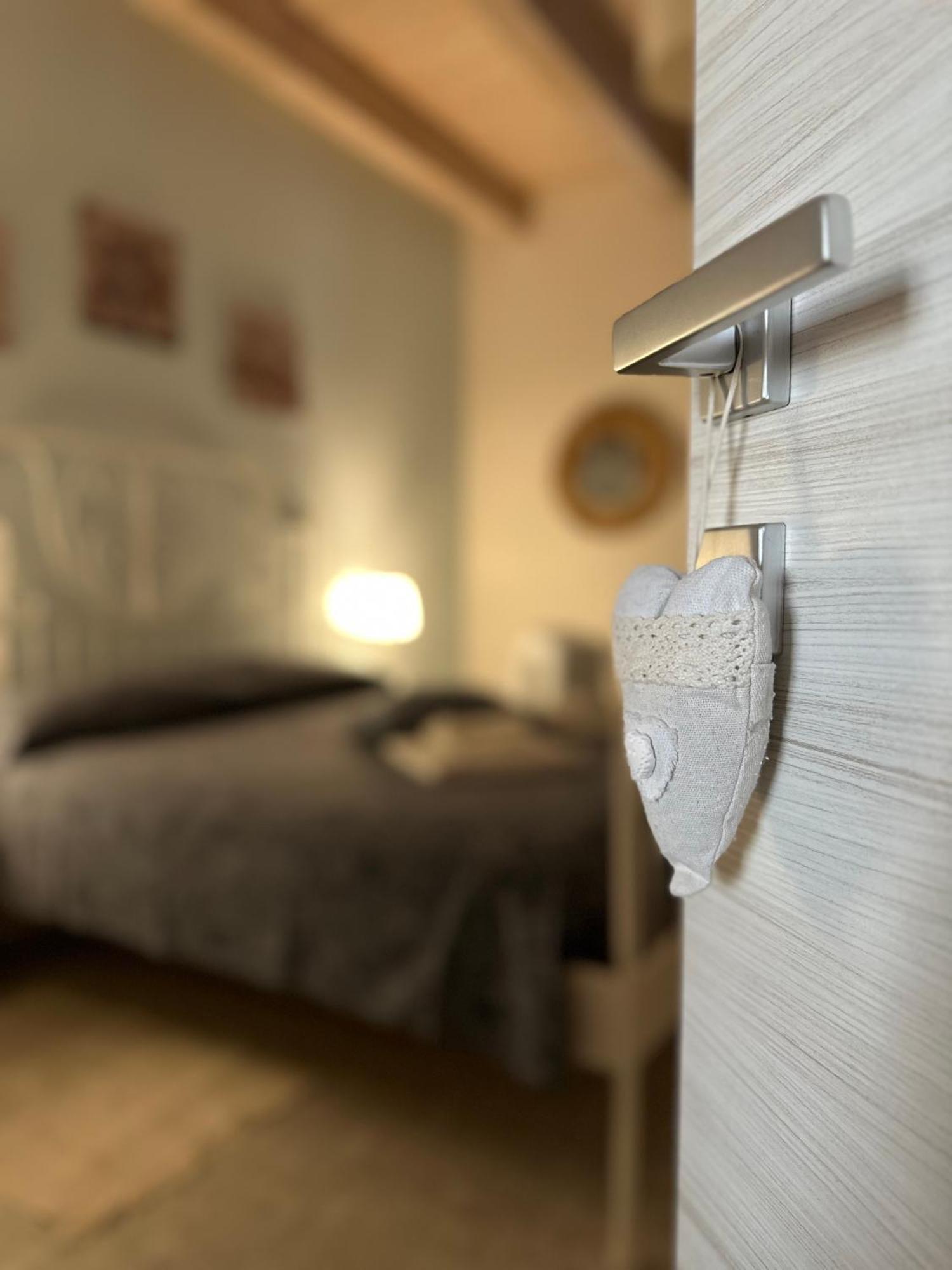 Affittacamere Il Cortile Chiaravalle Marche Buitenkant foto